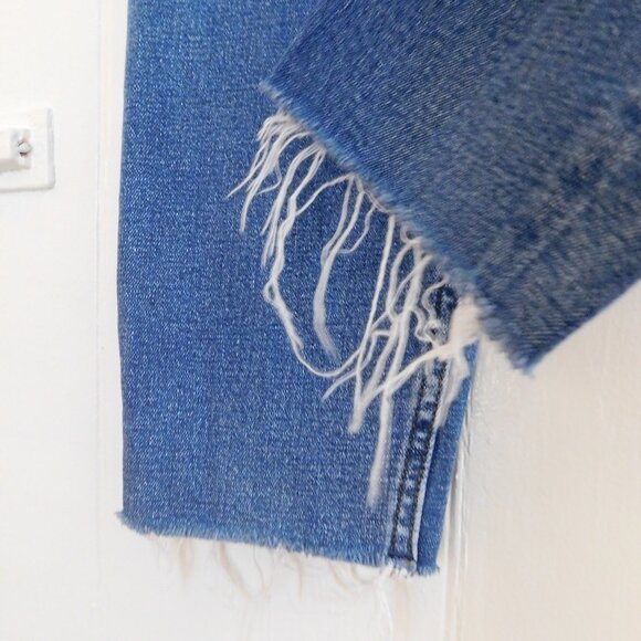 🦌 Abercrombie & Fitch The Mom High Rise Frayed Jeans - Picture 3 of 16